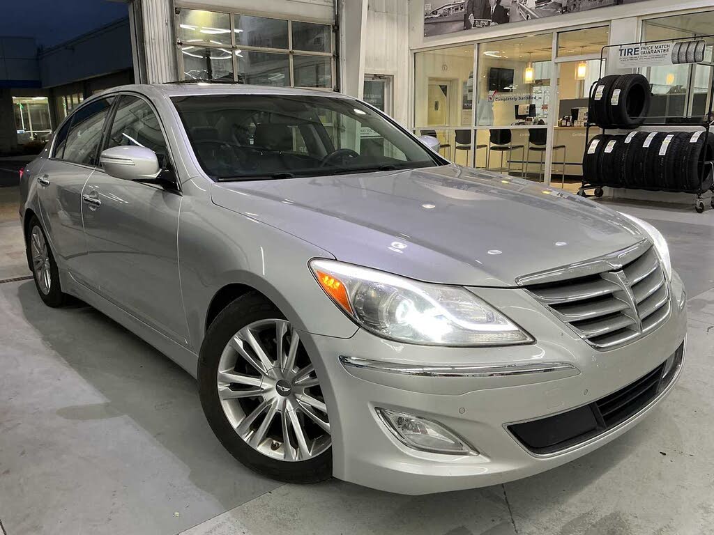 2013 Hyundai Genesis 3.8 RWD