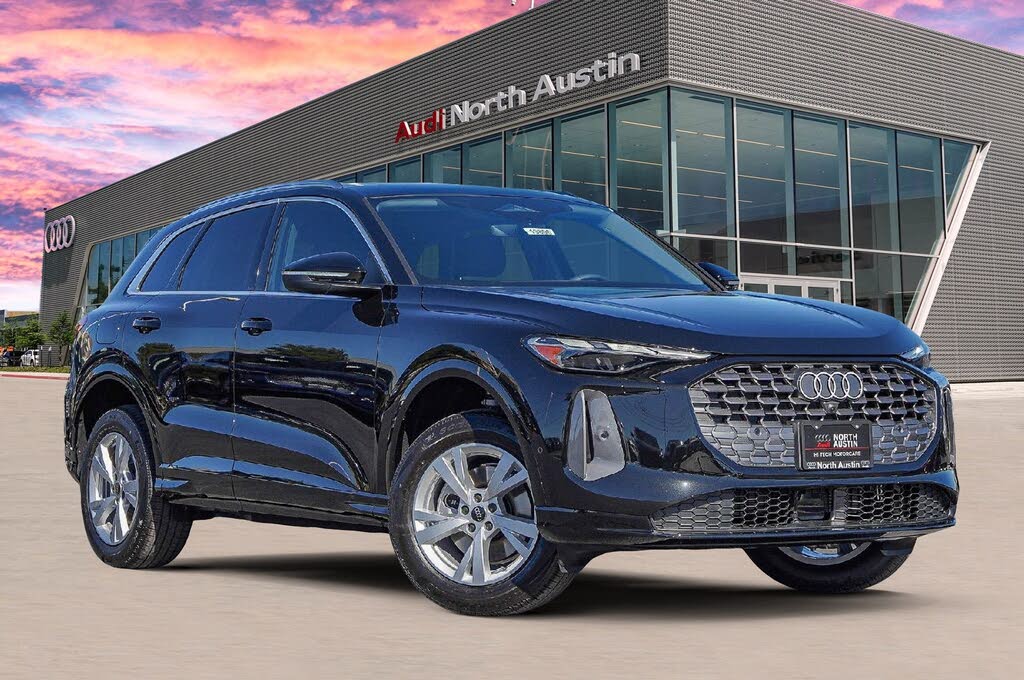 2025 Audi Q5 quattro Premium 40 TFSI