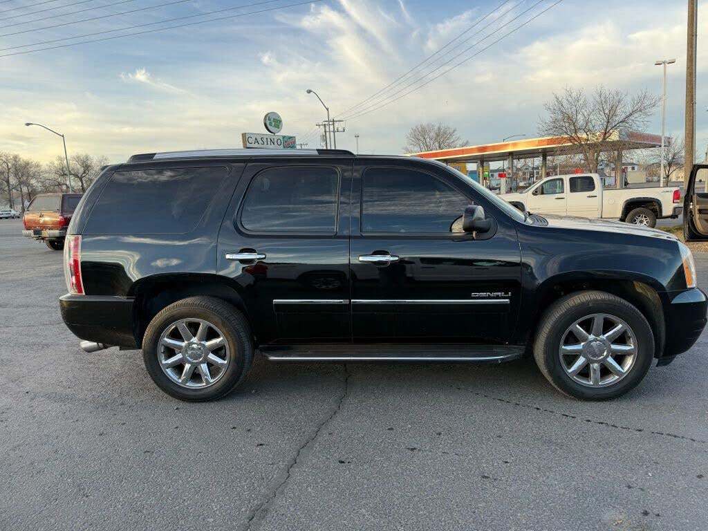 2010 GMC Yukon Denali AWD