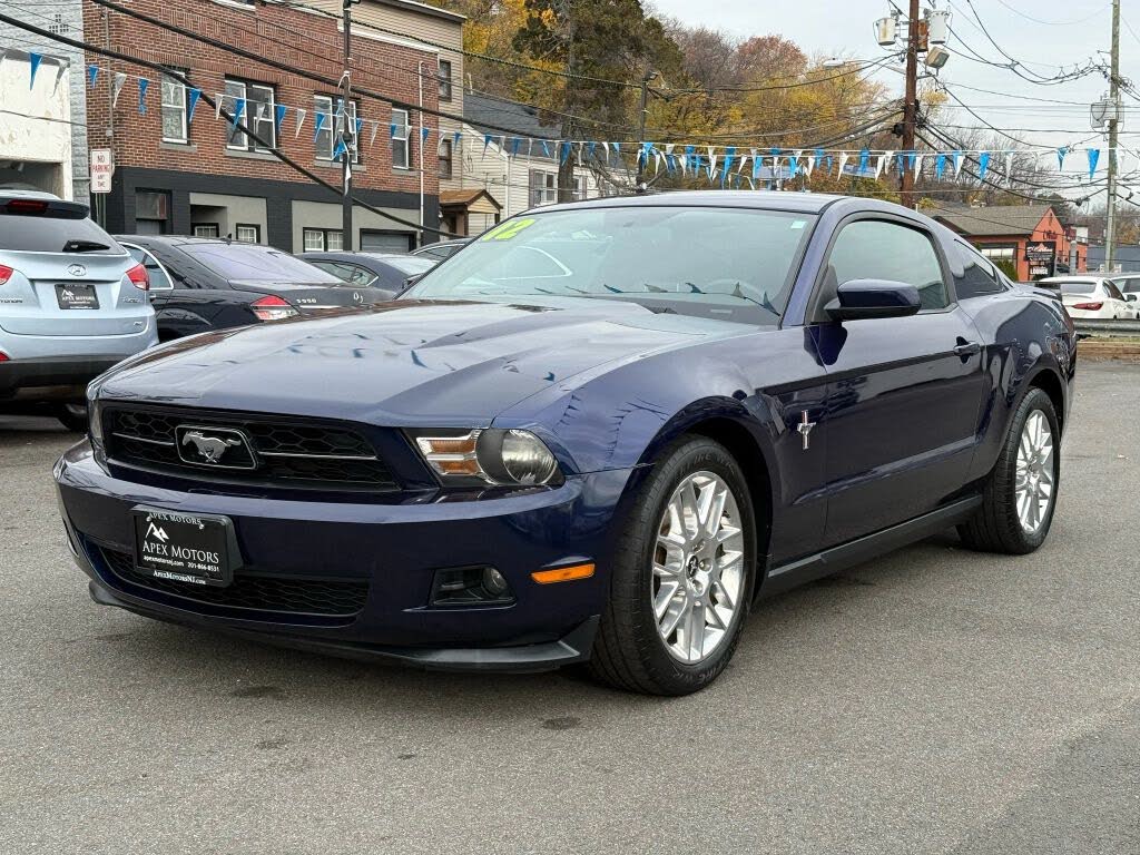 2012 Ford Mustang V6 Premium Coupe RWD