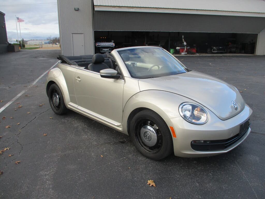 2013 Volkswagen Beetle 2.5L Convertible