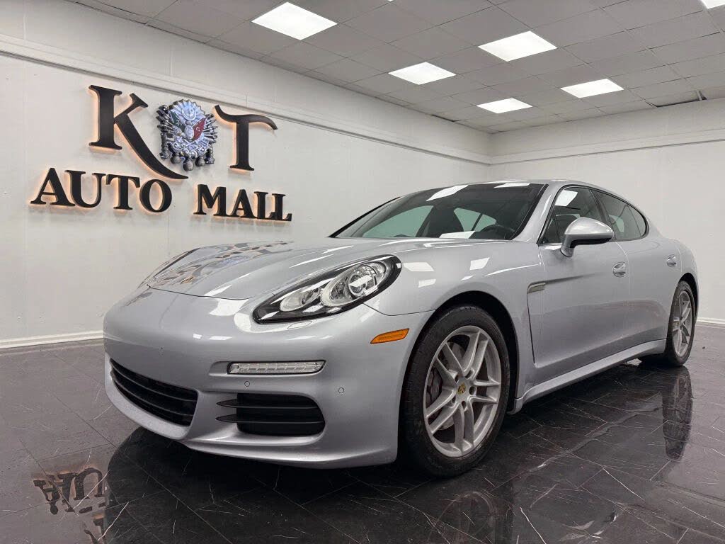 2015 Porsche Panamera 4