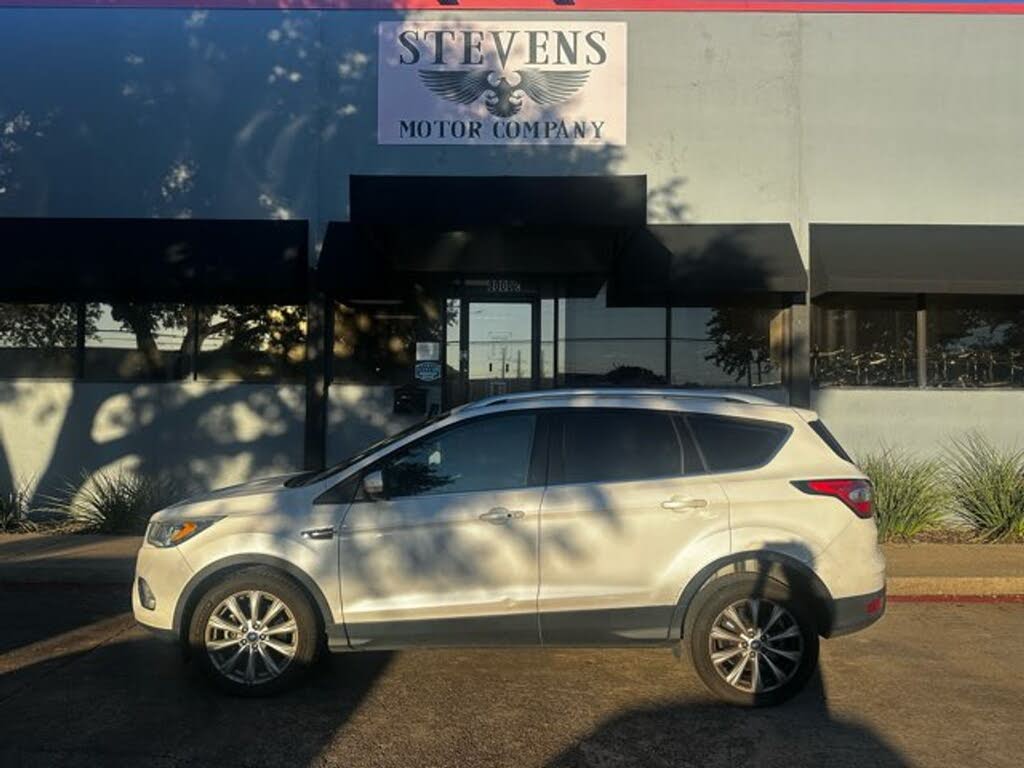 2017 Ford Escape Titanium FWD