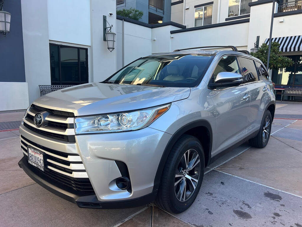 2019 Toyota Highlander LE FWD