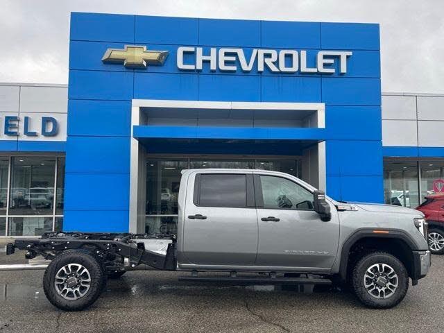 2026 GMC Sierra 3500HD Chassis Pro Crew Cab 4WD