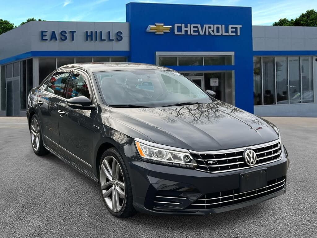 2017 Volkswagen Passat R-Line