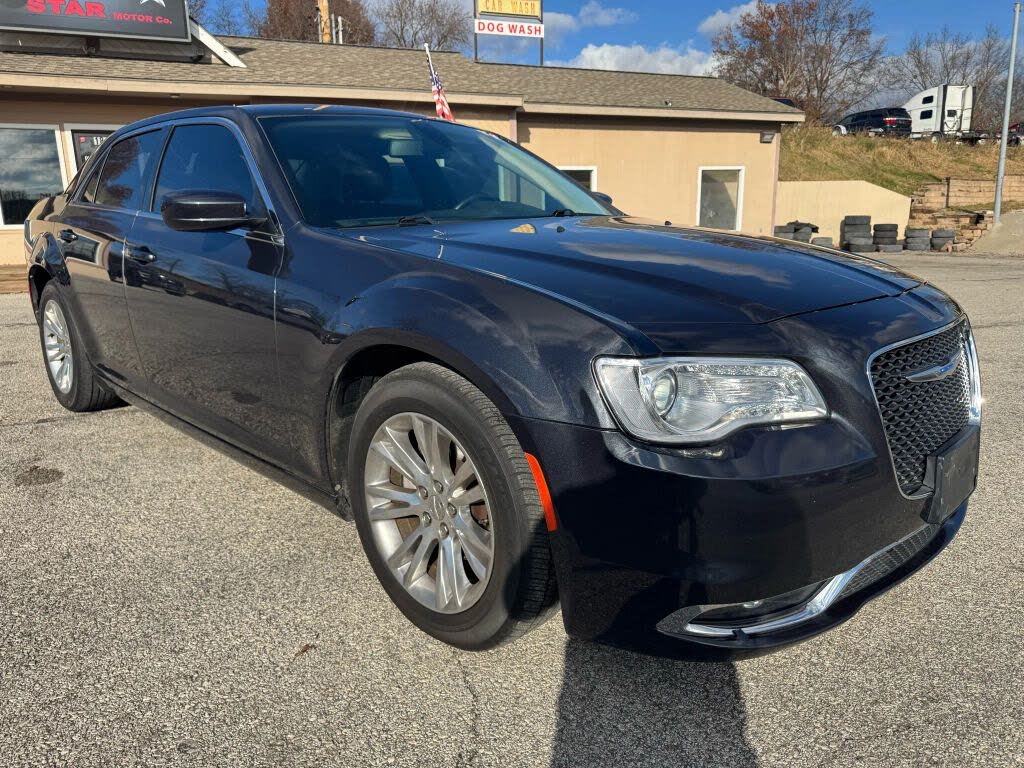 2018 Chrysler 300 Touring RWD