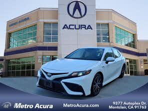 Toyota Camry Hybrid SE FWD