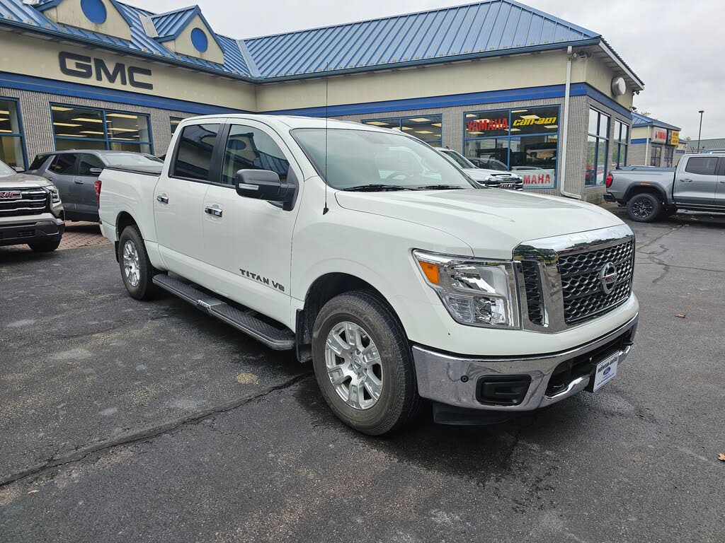 2018 Nissan Titan SV Crew Cab 4WD