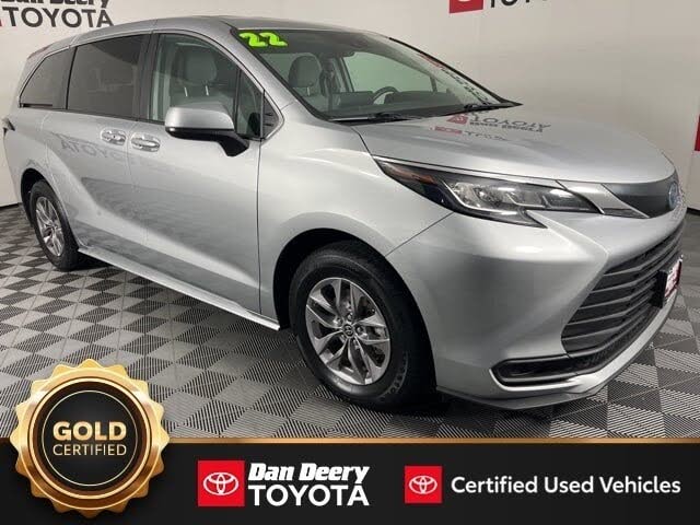 2022 Toyota Sienna LE 8-Passenger FWD