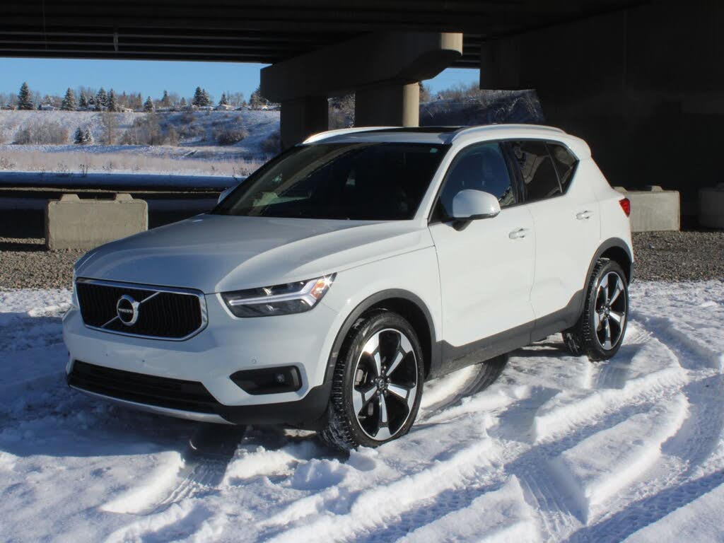 2021 Volvo XC40 T5 Momentum AWD
