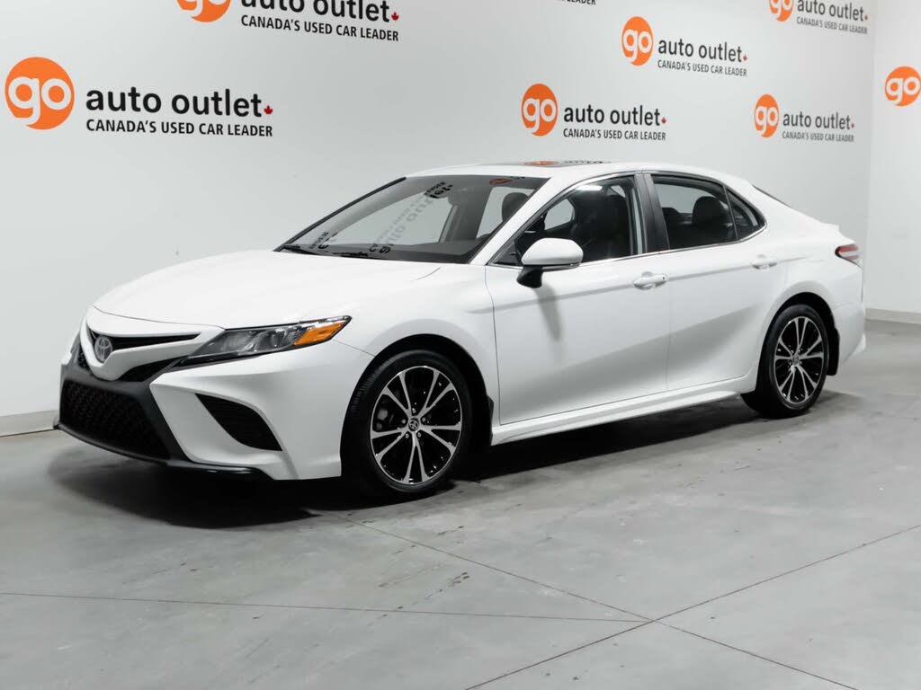 2020 Toyota Camry SE AWD