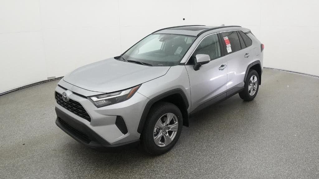 2025 Toyota RAV4 XLE FWD