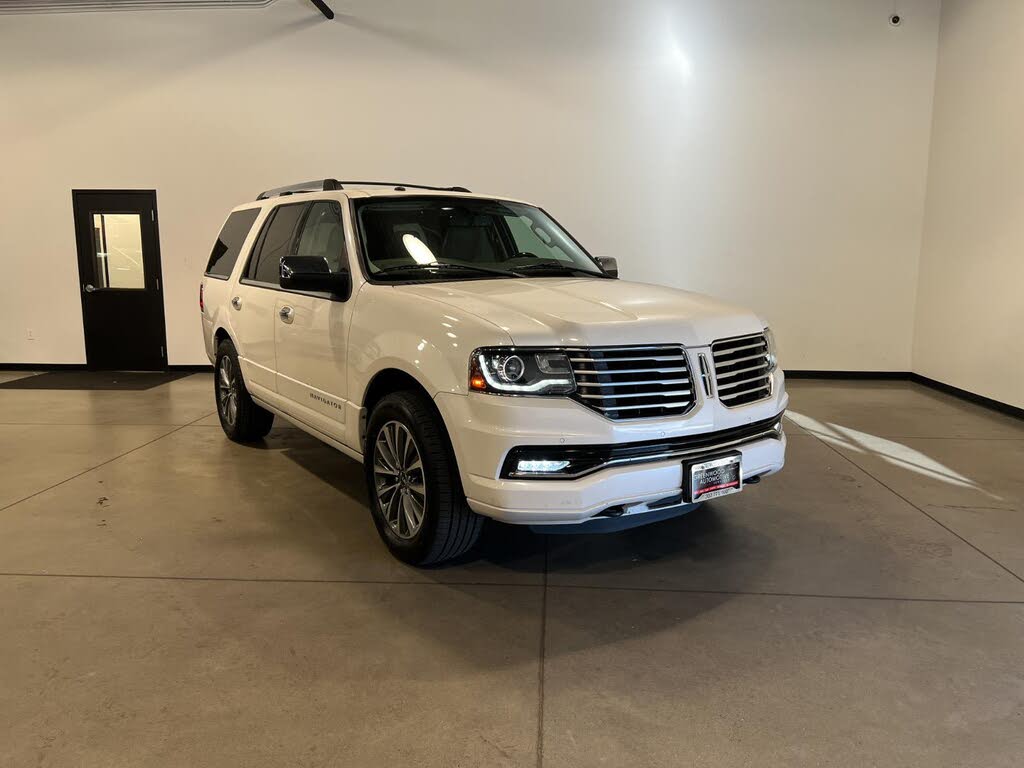 2017 Lincoln Navigator Select RWD