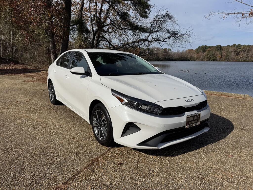 2024 Kia Forte LXS FWD