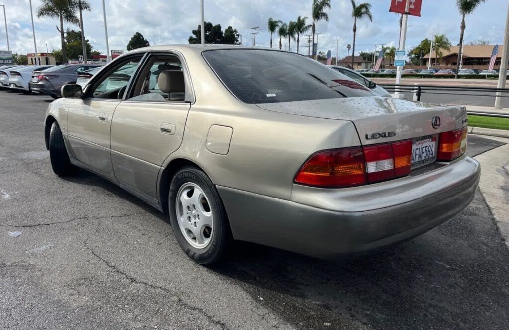 1999 Lexus ES 300 FWD