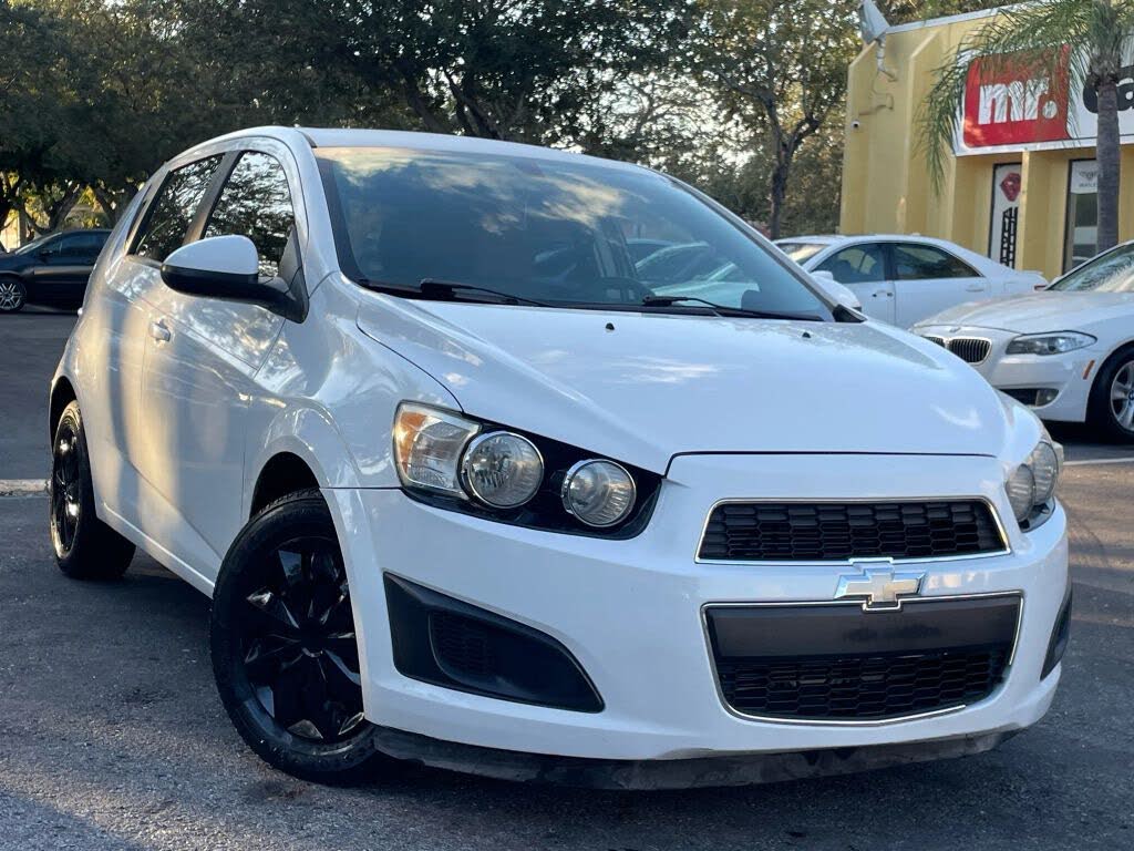2014 Chevrolet Sonic LS Hatchback FWD