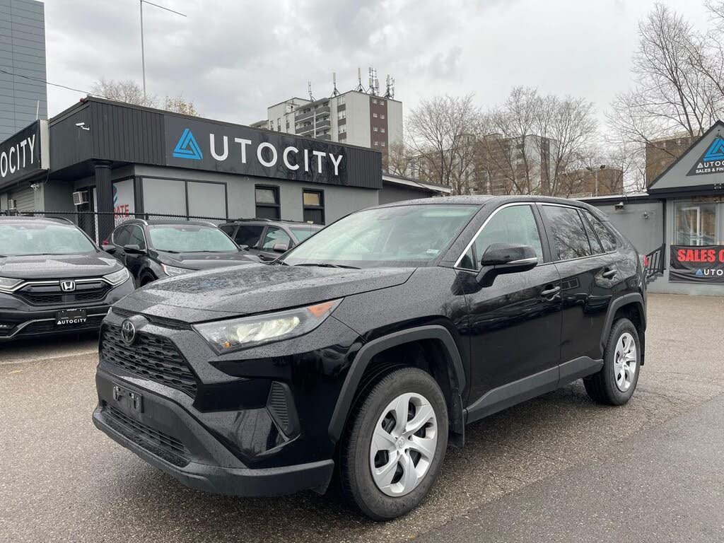 Toyota RAV4 LE AWD 2025