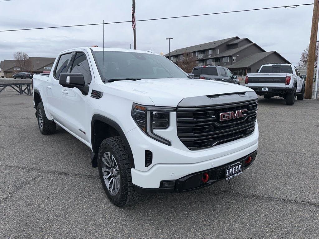 2023 GMC Sierra 1500 AT4 Crew Cab 4WD