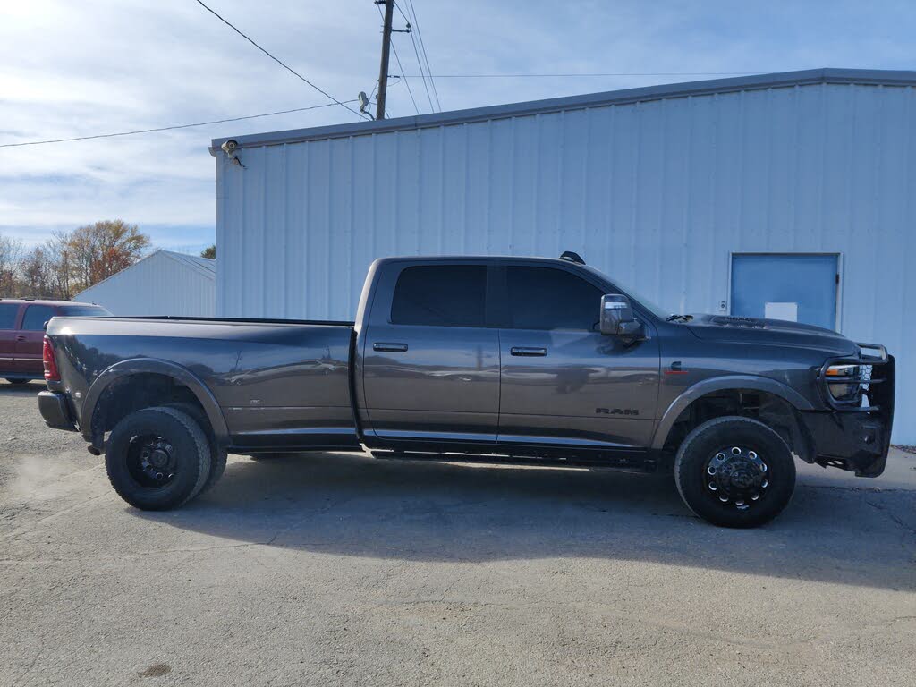 2025 RAM 3500 Limited Crew Cab LB DRW 4WD