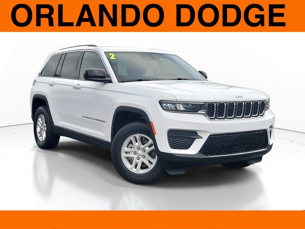 2022 Jeep Grand Cherokee Laredo RWD