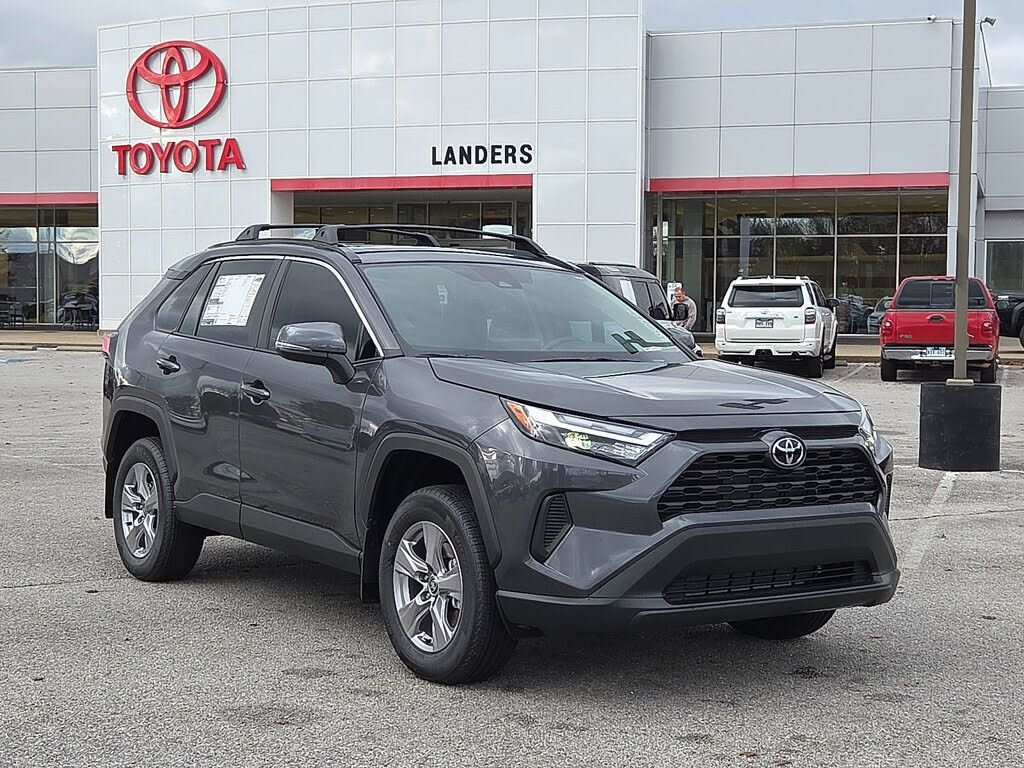 2025 Toyota RAV4 XLE FWD
