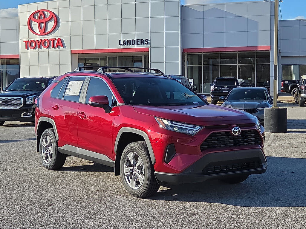 2025 Toyota RAV4 XLE FWD