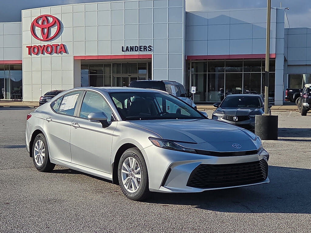 2026 Toyota Camry LE FWD