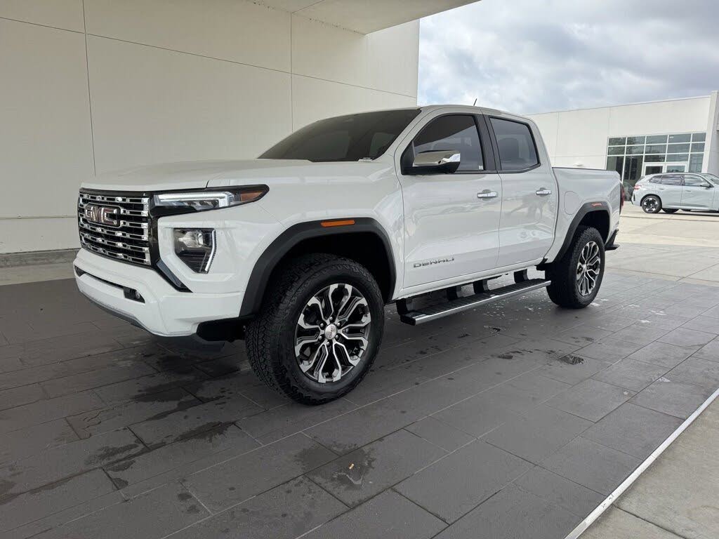 2025 GMC Canyon Denali Crew Cab 4WD