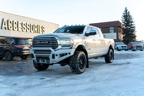 RAM 3500 Laramie Longhorn Mega Cab 4WD