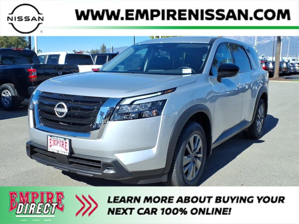 2025 Nissan Pathfinder S FWD
