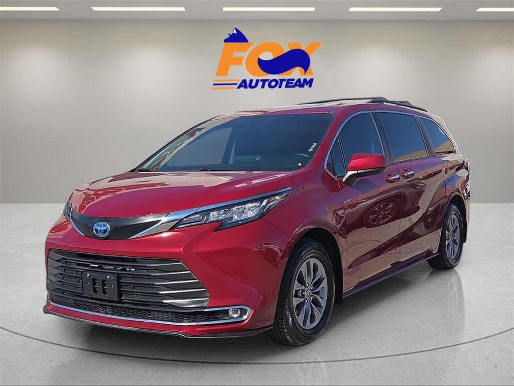 2022 Toyota Sienna XLE 7-Passenger FWD