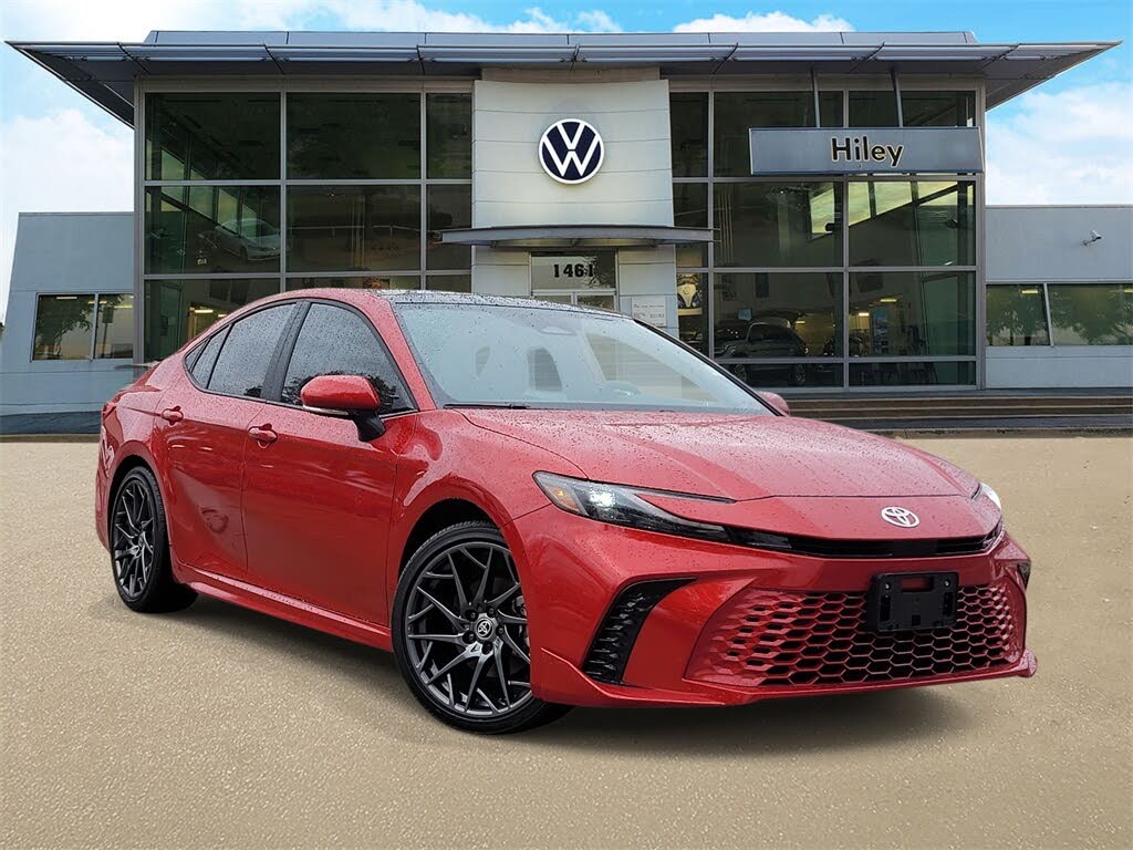 2025 Toyota Camry XSE FWD