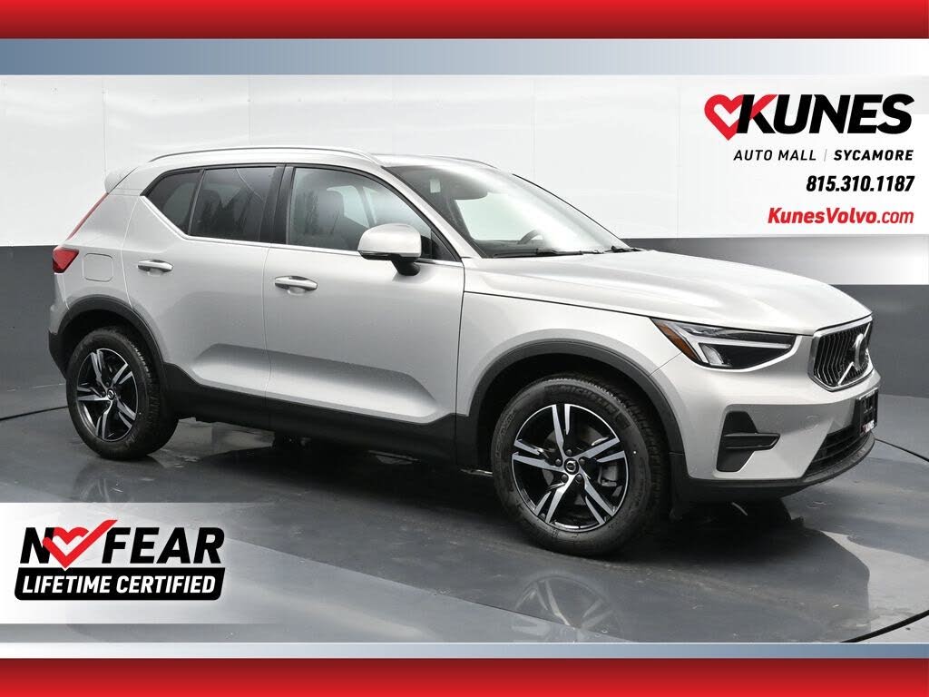 2025 Volvo XC40 B5 Core Bright Theme AWD