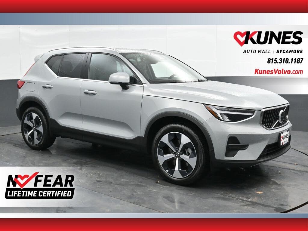 2025 Volvo XC40 B5 Core Bright Theme AWD