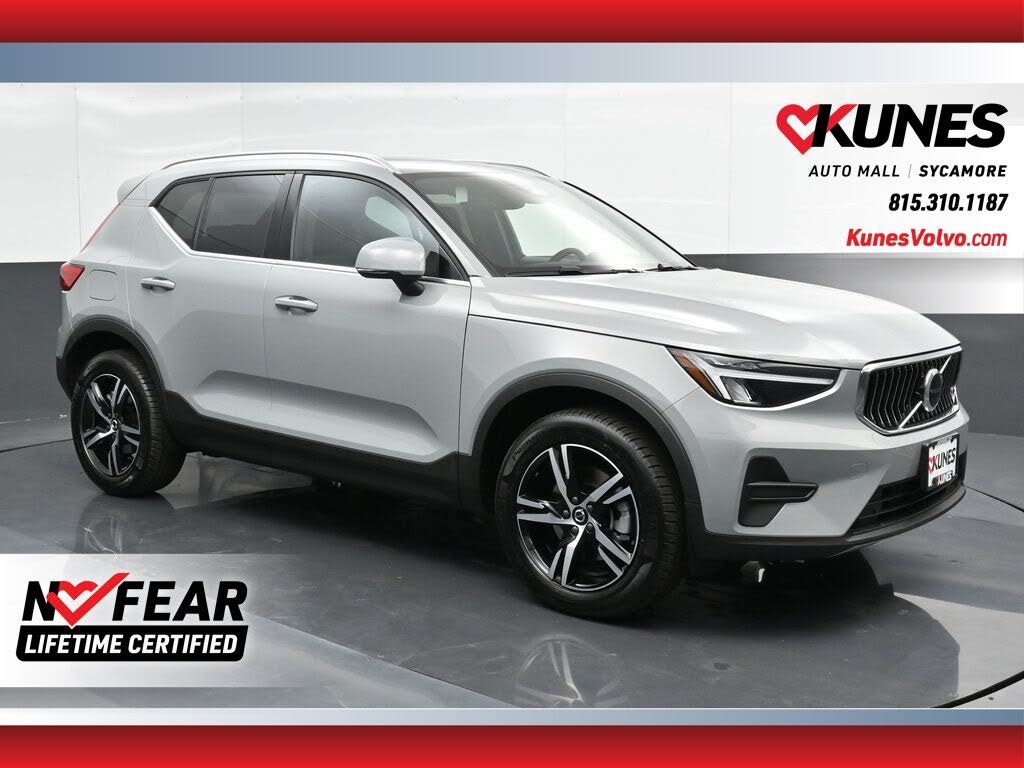 2025 Volvo XC40 B5 Core Bright Theme AWD