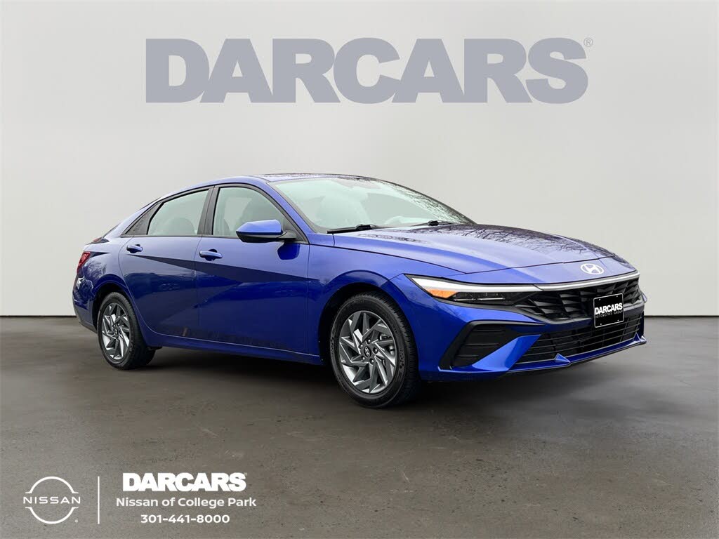 2024 Hyundai Elantra SEL FWD