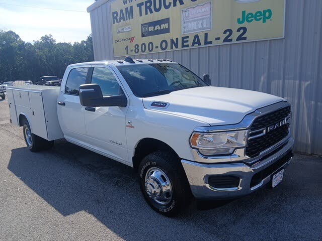 2024 RAM 3500 Chassis SLT Crew Cab LB DRW 4WD