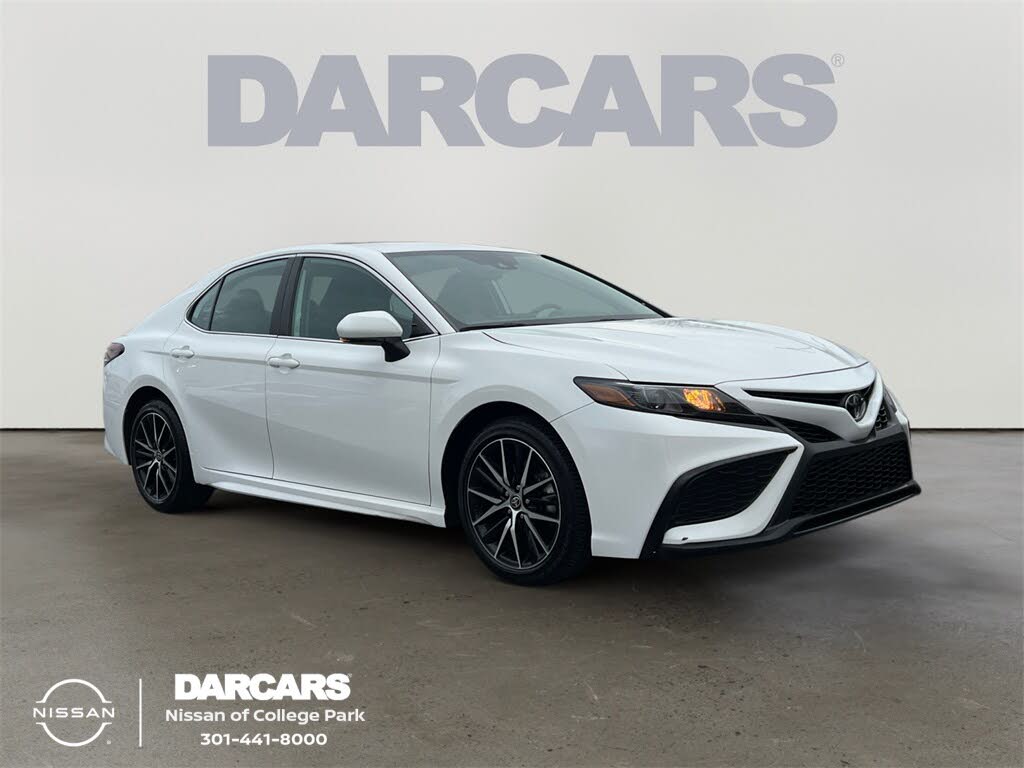 2024 Toyota Camry SE FWD