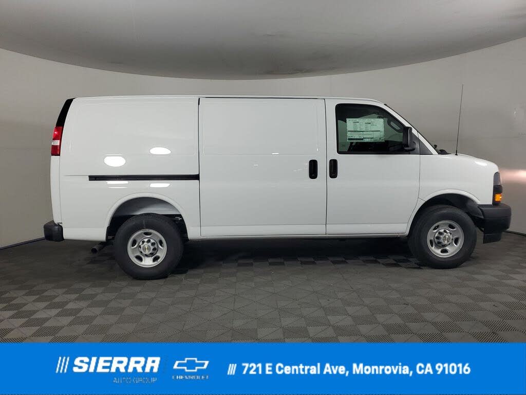 2025 Chevrolet Express Cargo 2500 RWD
