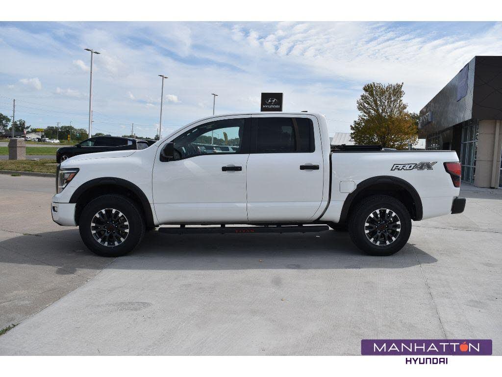 2024 Nissan Titan PRO-4X Crew Cab 4WD