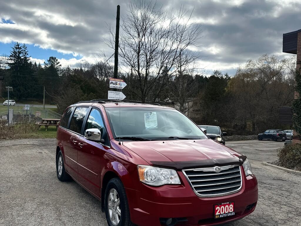 2008 Chrysler Town & Country Touring FWD