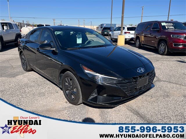 2023 Hyundai Elantra SEL FWD