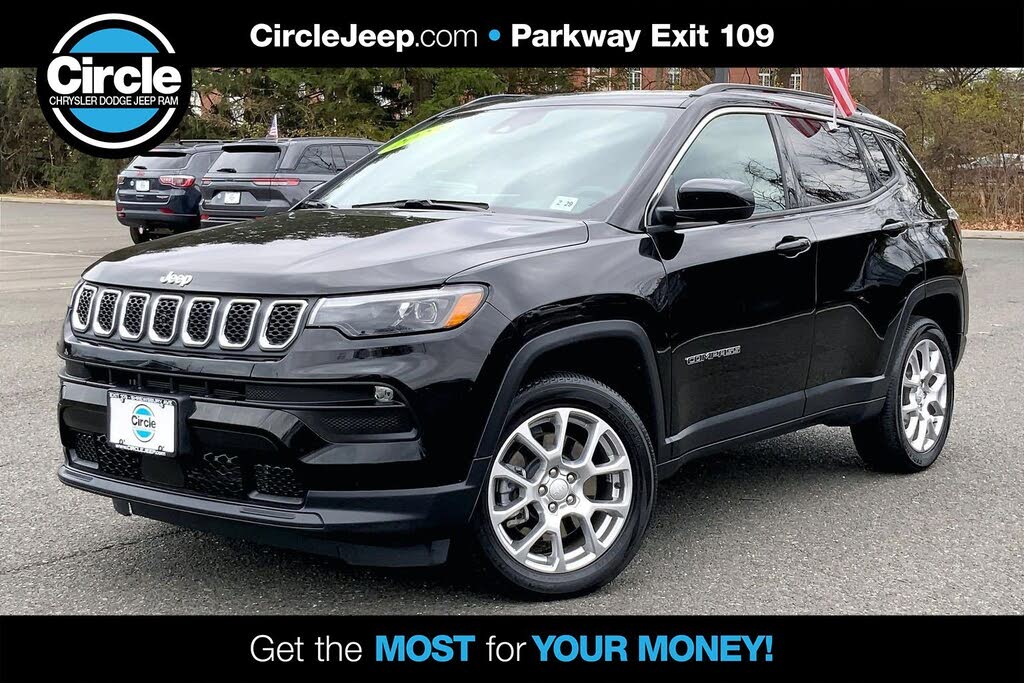 2023 Jeep Compass Latitude Lux 4WD
