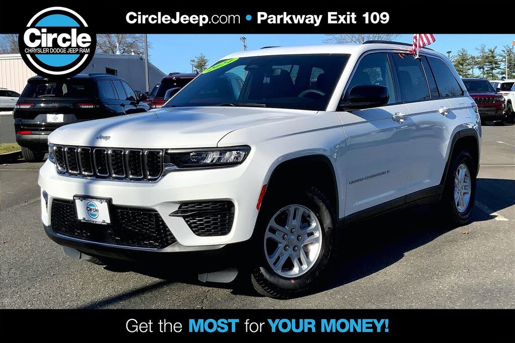 2024 Jeep Grand Cherokee Laredo 4WD