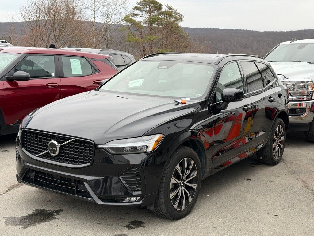 2024 Volvo XC60 B5 Plus Dark Theme AWD