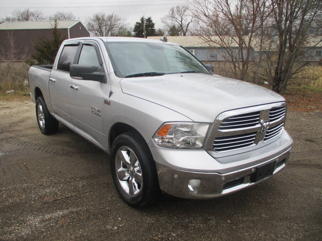 2017 RAM 1500 SLT Crew Cab 4WD