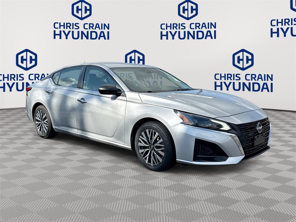 2024 Nissan Altima 2.5 SV FWD