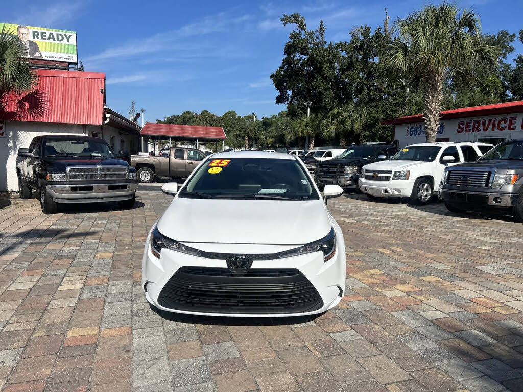 2025 Toyota Corolla LE FWD