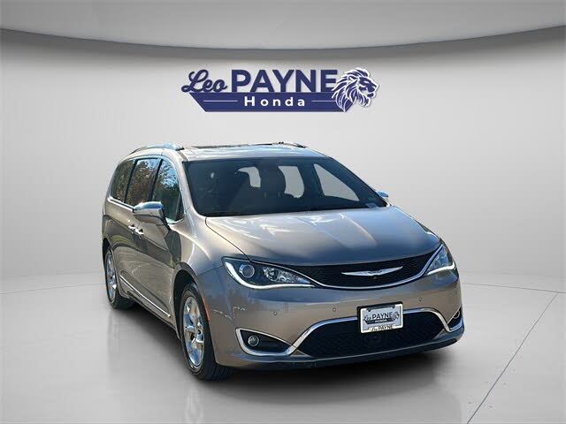 2017 Chrysler Pacifica Limited FWD